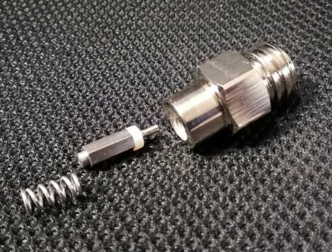 TR21-4オス-NPT1/8メス変換アダプタ(グリーンズ)