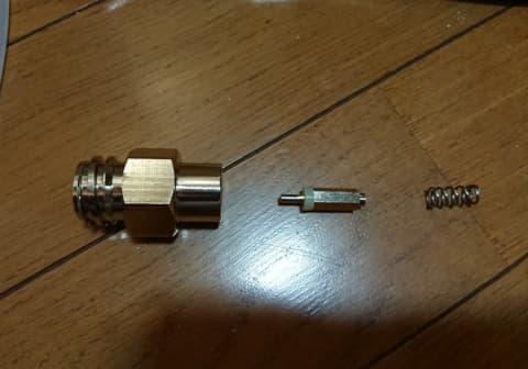 変換アダプタの内部パーツ一覧