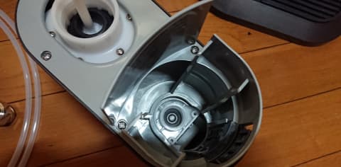 ソーダストリームのガスシリンダー装着部分